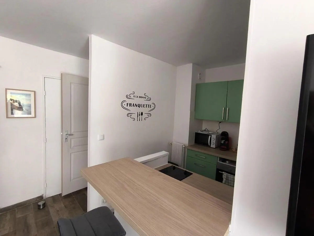 Home2Sea - Piscine, Jardin, Studio Cabine, 5 Couchages Vallauris