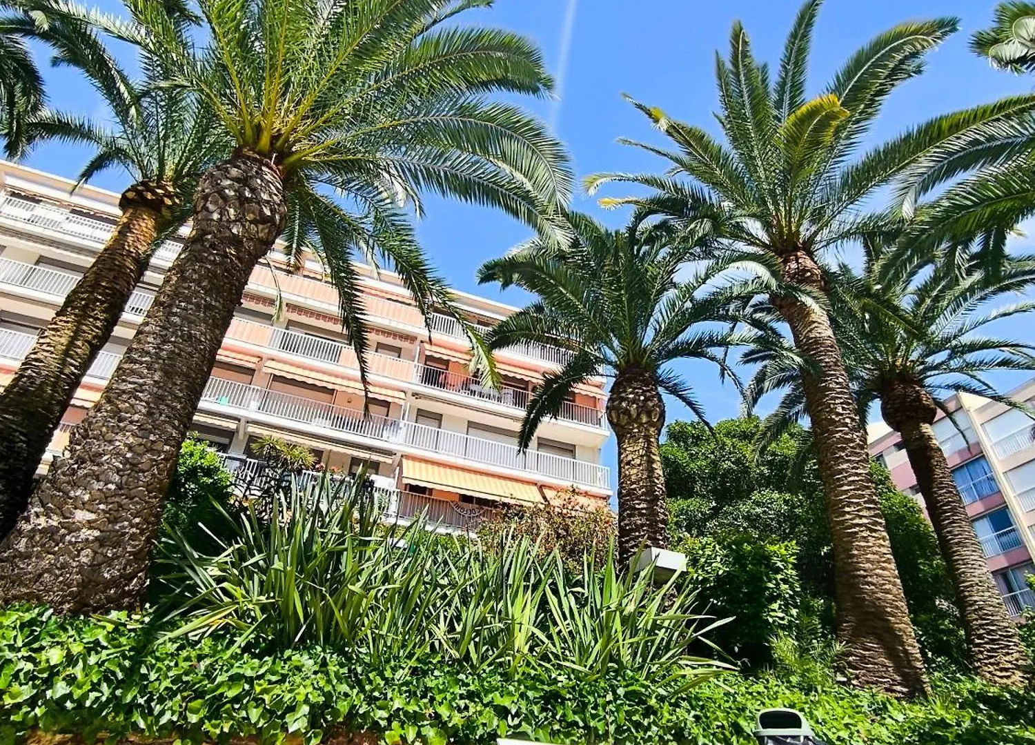 Home2Sea - Piscine, Jardin, Studio Cabine, 5 Couchages Vallauris